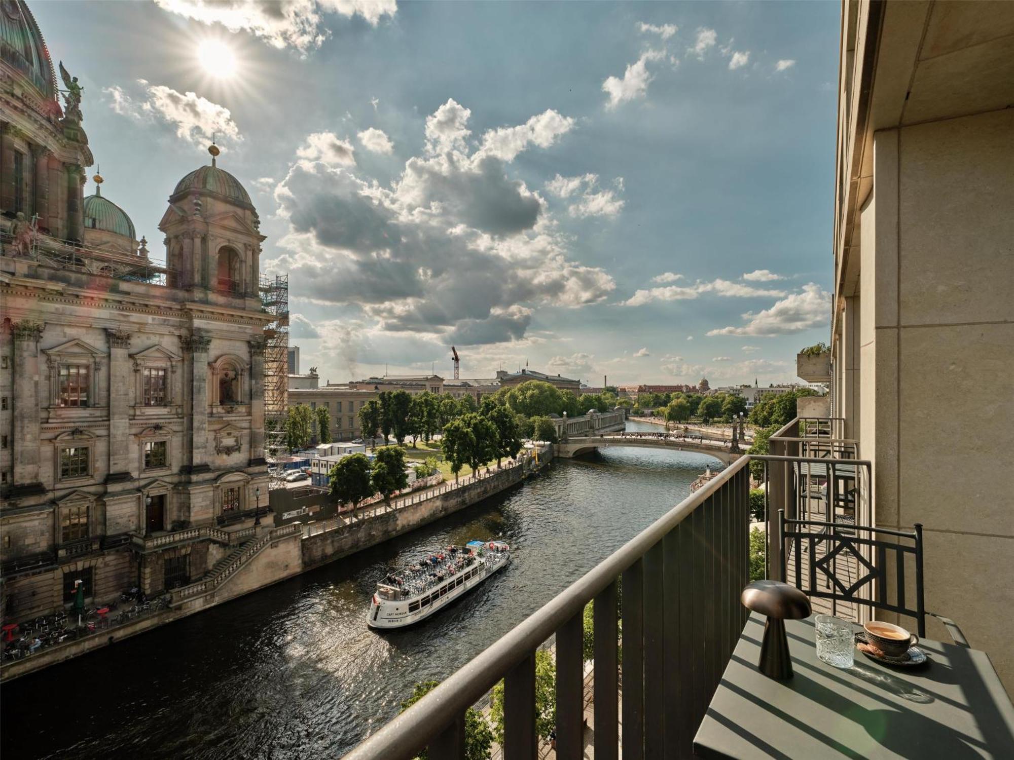 Radisson Collection Hotel, Berlino Esterno foto